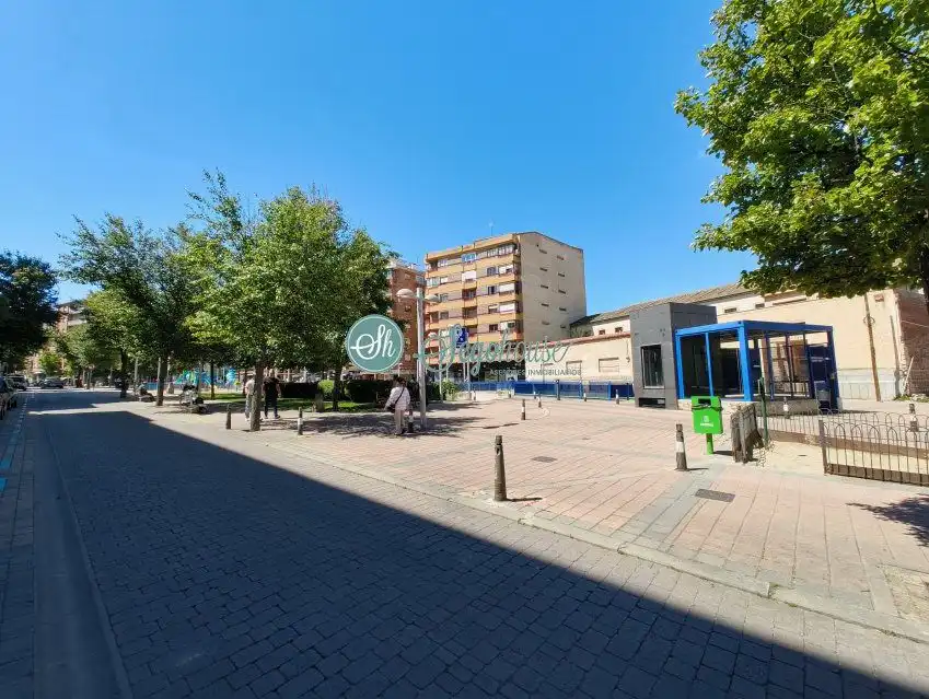 Vista exterior de Piso en venta en Segovia con Calefacción, Parquet y Trastero