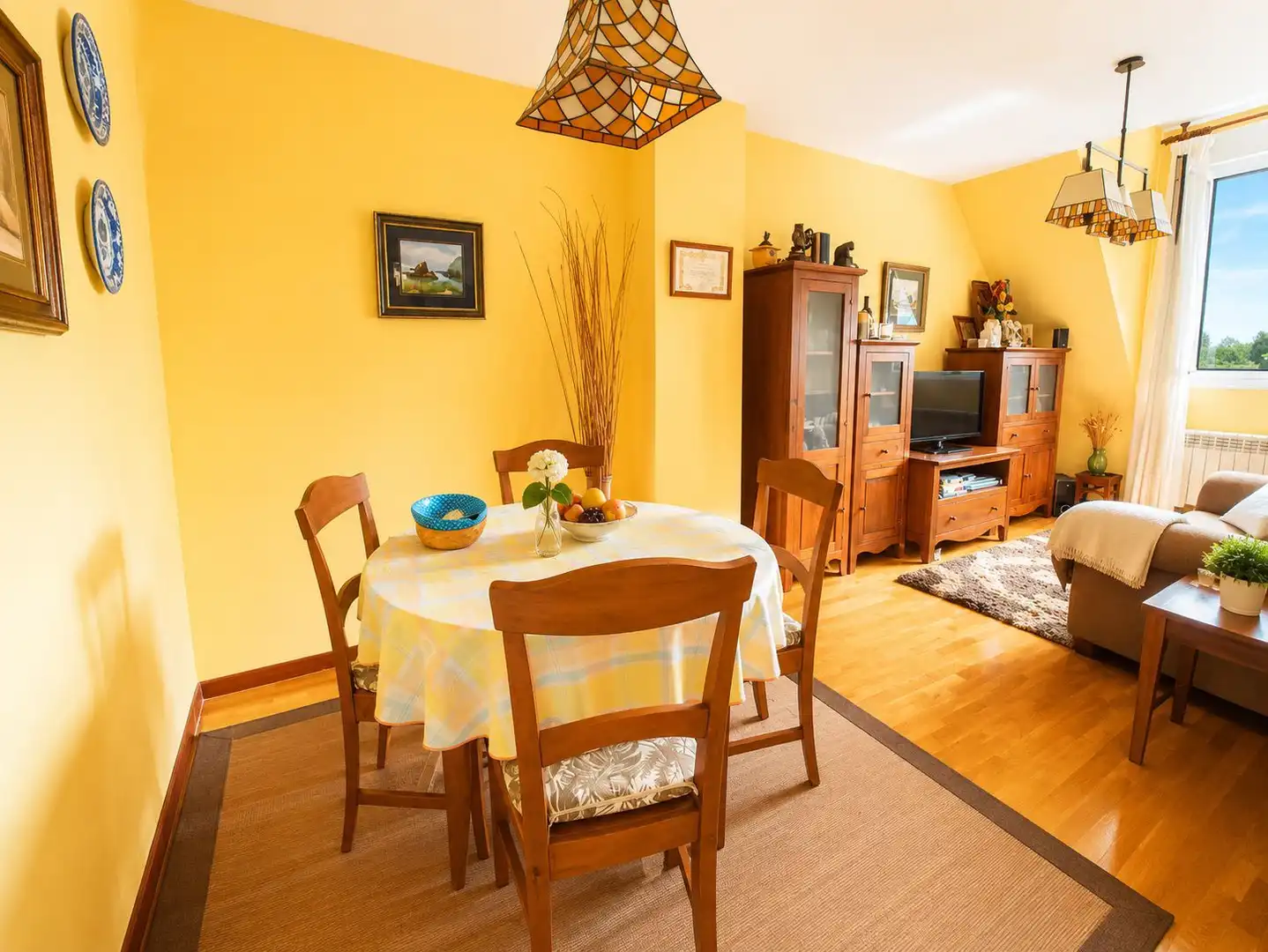 Comedor de Piso en venta en Oviedo  con Calefacción y Trastero