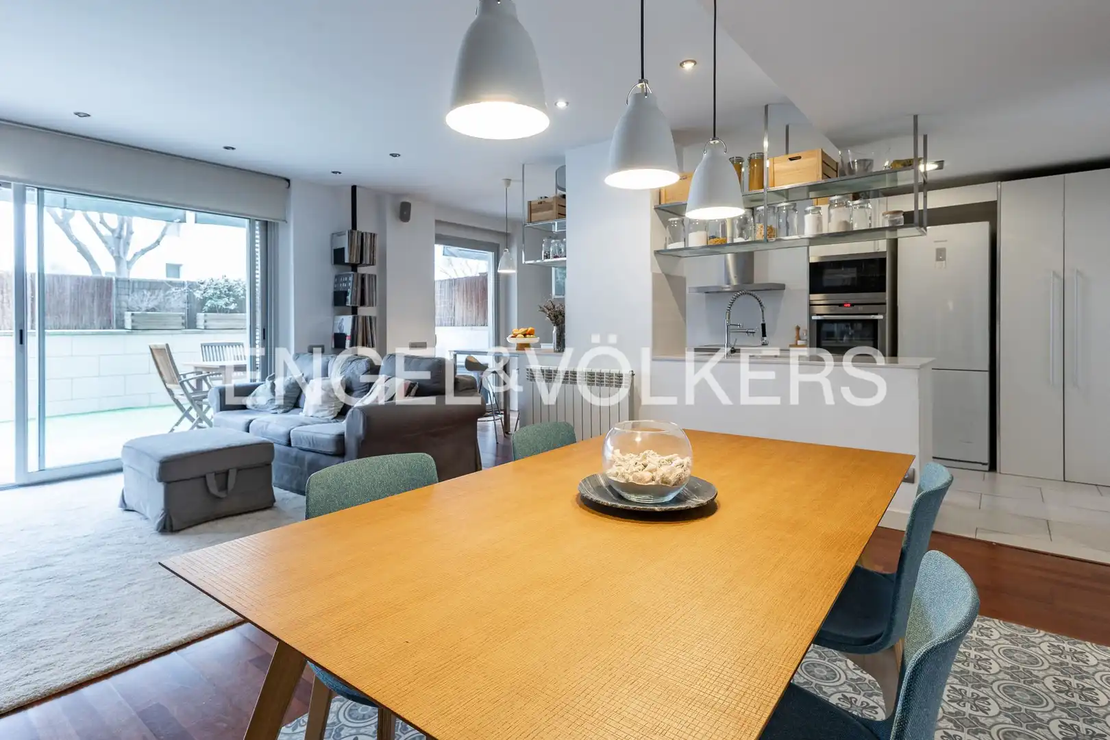 Comedor de Piso en venta en Sant Cugat del Vallès con Aire acondicionado, Calefacción y Jardín privado