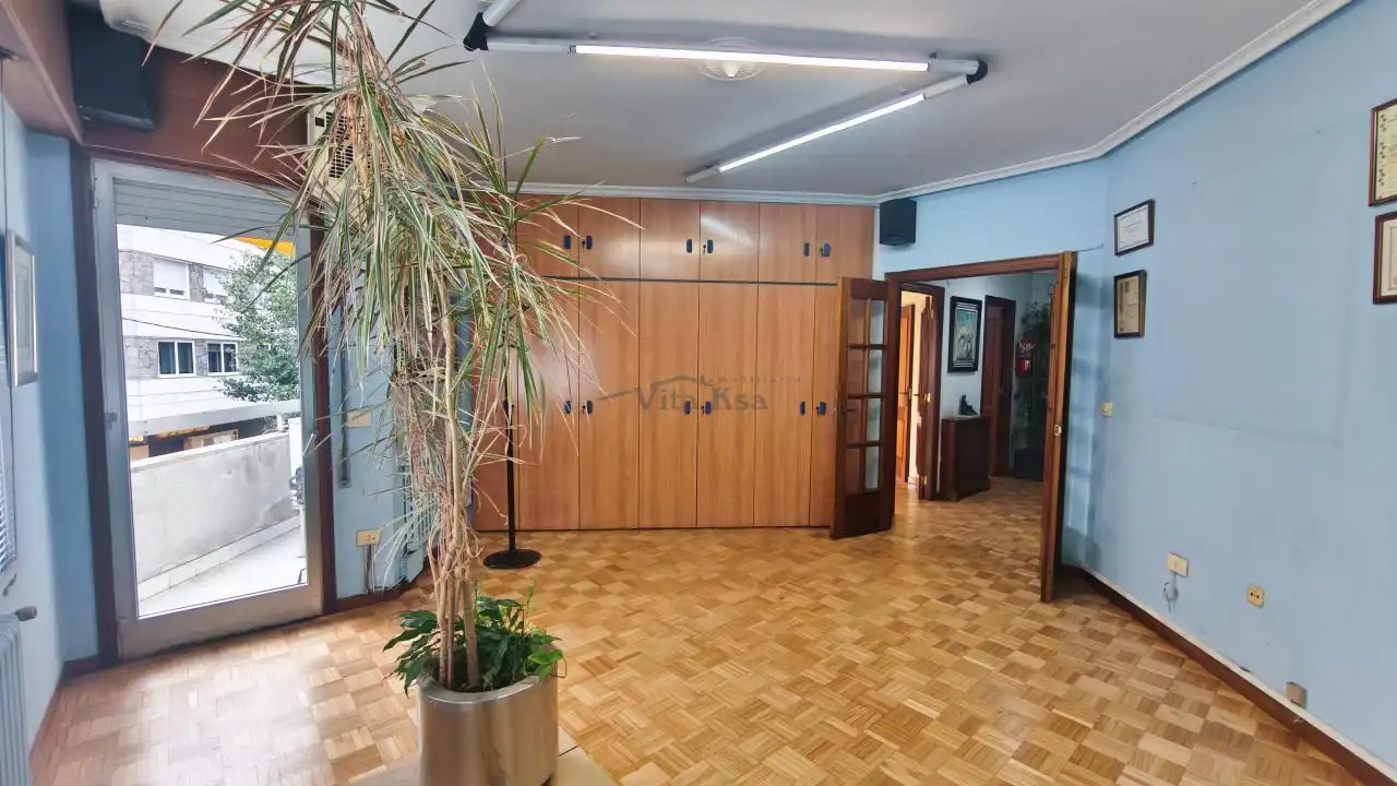 Piso en venta en Ourense Capital  con Calefacción, Parquet y Trastero