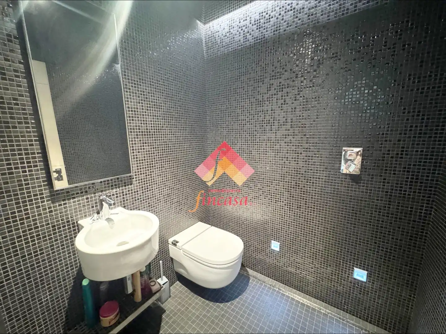 Baño de Piso en venta en Ronda con Calefacción, Trastero y Amueblado