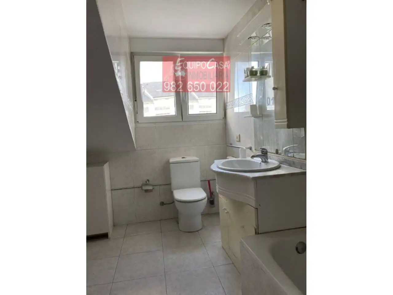 Baño de Piso en venta en Lugo con Calefacción, Parquet y Amueblado