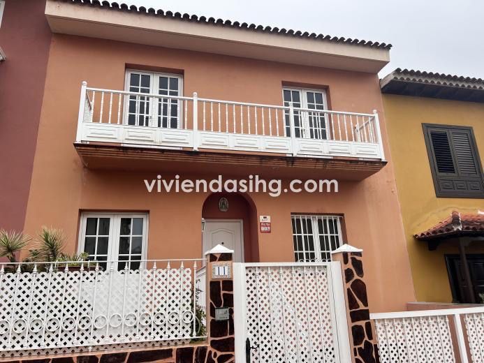 Vista exterior de Casa o xalet de lloguer en La Orotava amb Terrassa i Moblat
