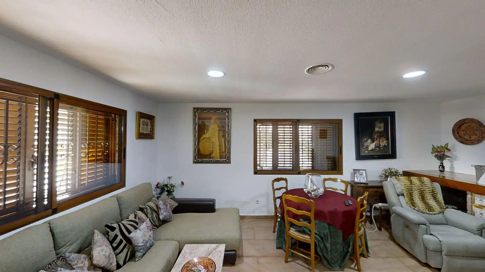 Sala d'estar de Casa o xalet en venda en L'Eliana amb Aire condicionat, Calefacció i Jardí privat