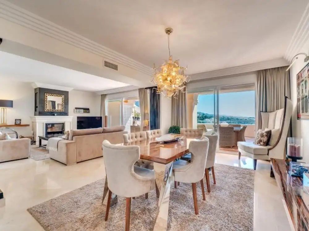 Penthouse mit Pool zur Miete in Nueva Andalucía