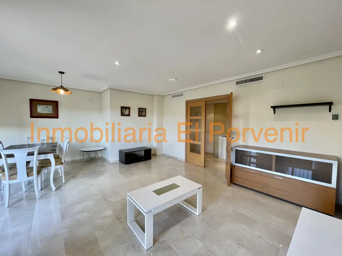 Living room of Flat for rent in Torrent  with Air Conditioner, Storage room and Balcony