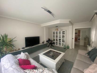 Living room of House or chalet for sale in Valladolid Capital  with Heating, Private garden and Terrace