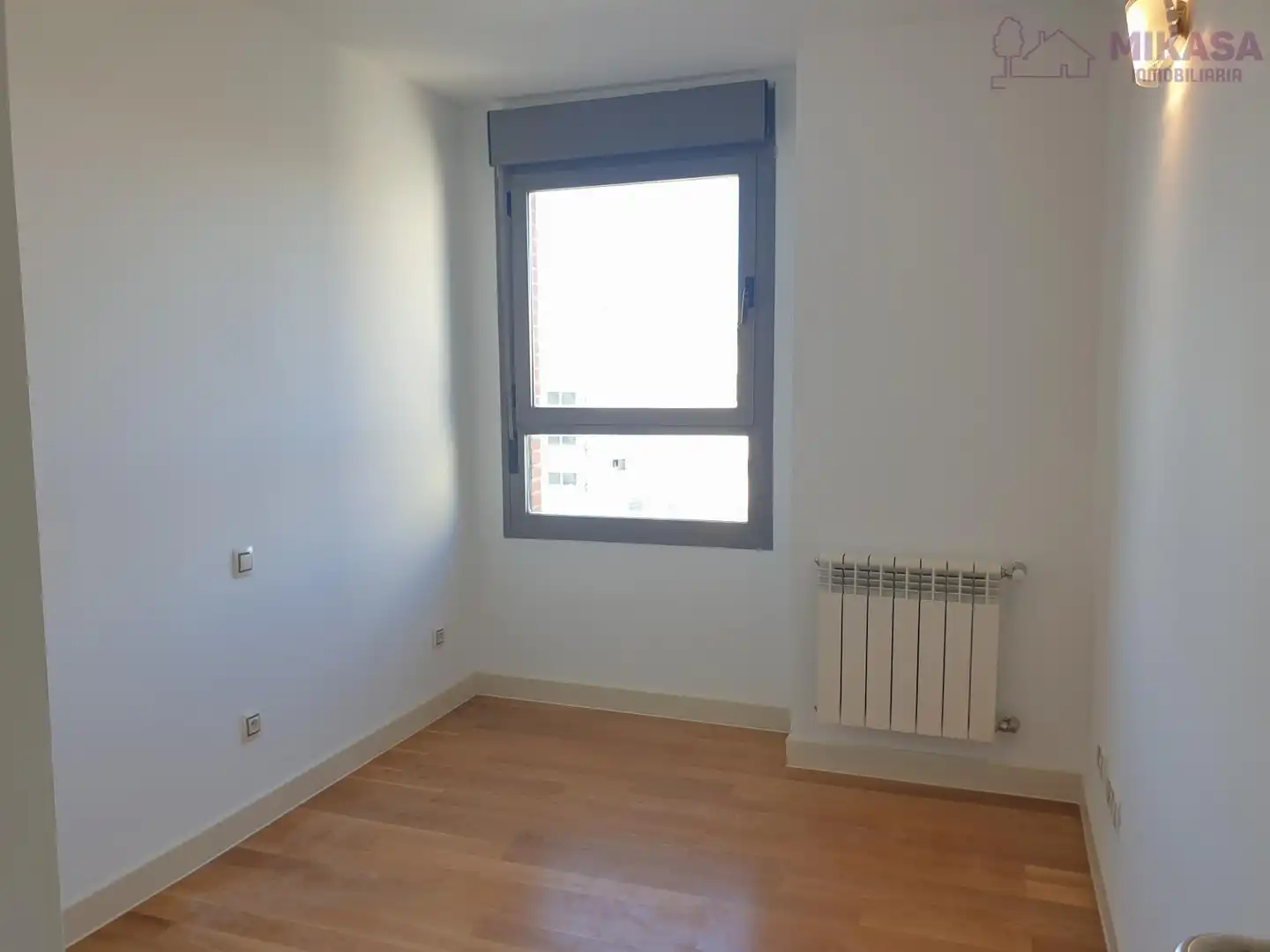 Bedroom of Flat for rent in Madrid  with Air Conditioner, Heating and Community pool