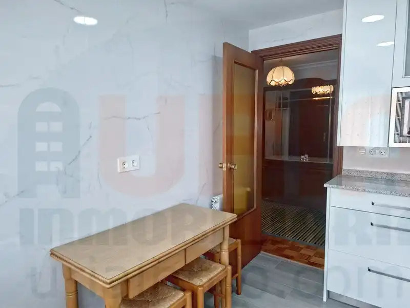 Piso de alquiler en Oviedo  con Calefacción, Amueblado y Lavadora