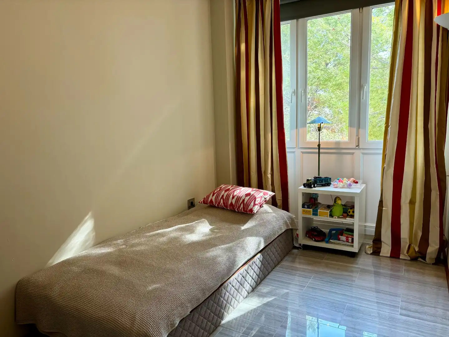 Schlafzimmer von Dachboden zum Verkauf in Calvià mit Klimaanlage, Heizung und Terrasse