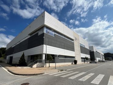 Nau industrial de lloguer a Llinars del Vallès