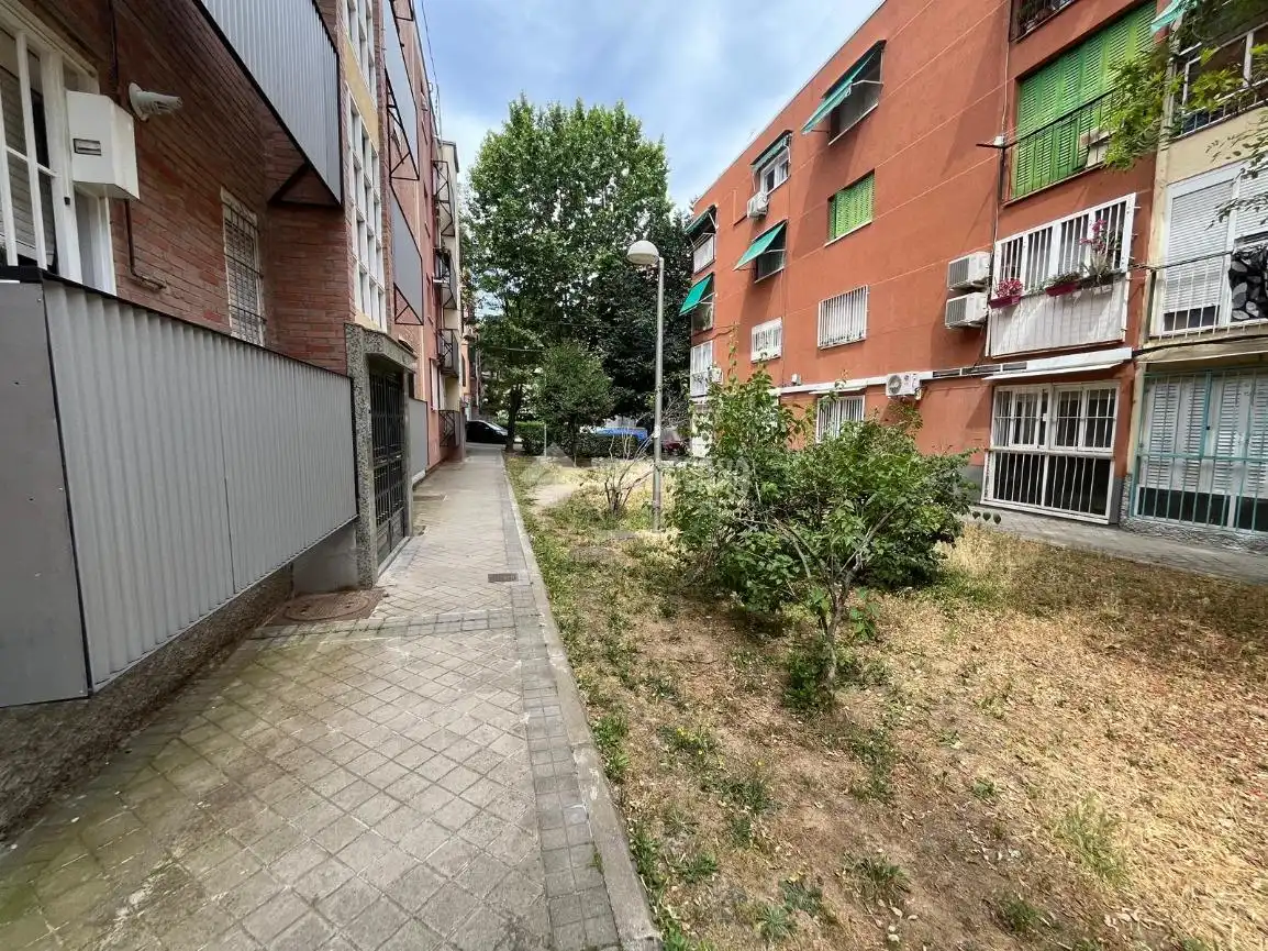 Vista exterior de Piso en venta en Madrid con Aire acondicionado y Parquet