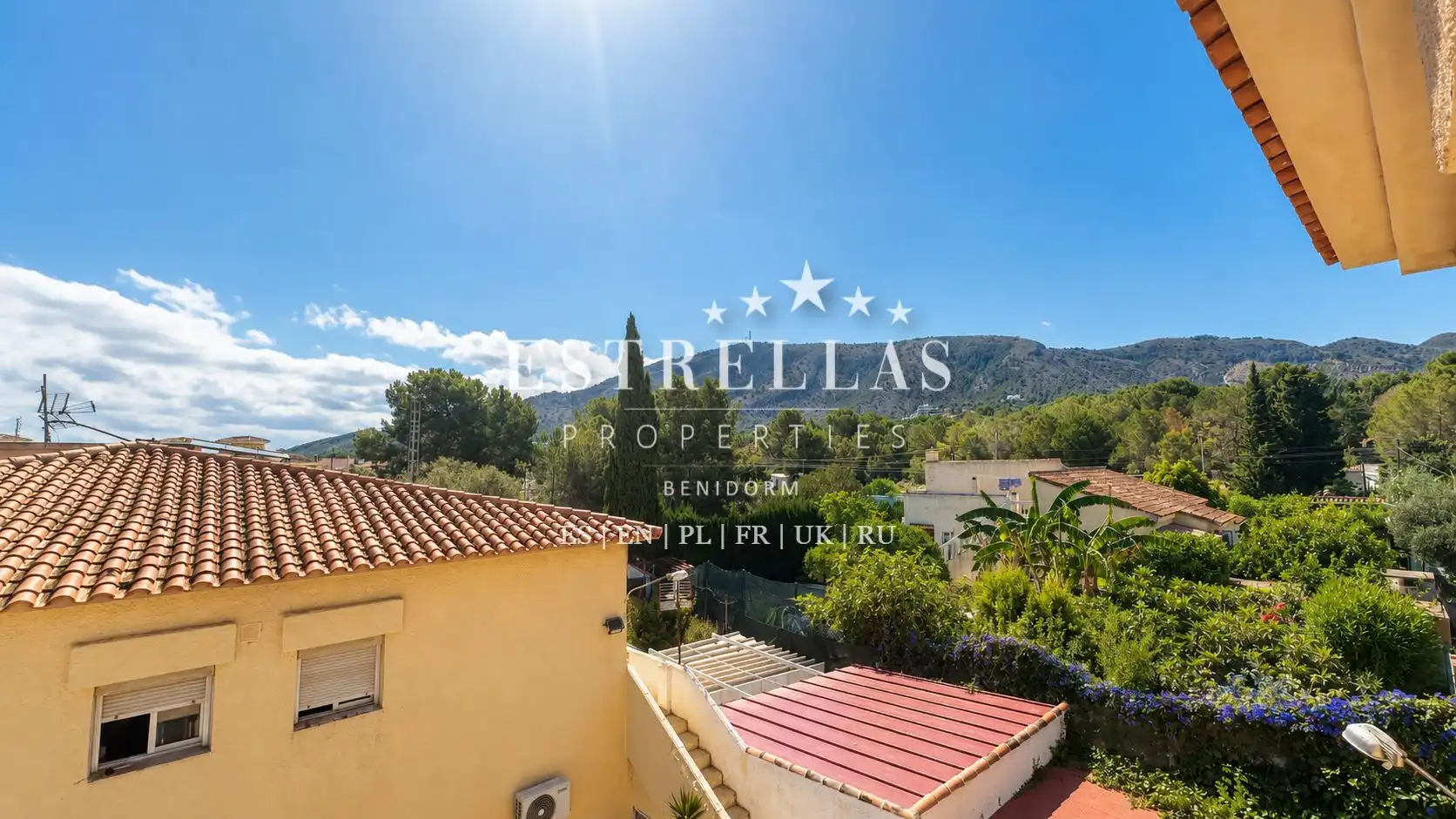Vista exterior de Apartament en venda en L'Alfàs del Pi amb Aire condicionat, Jardí privat i Terrassa