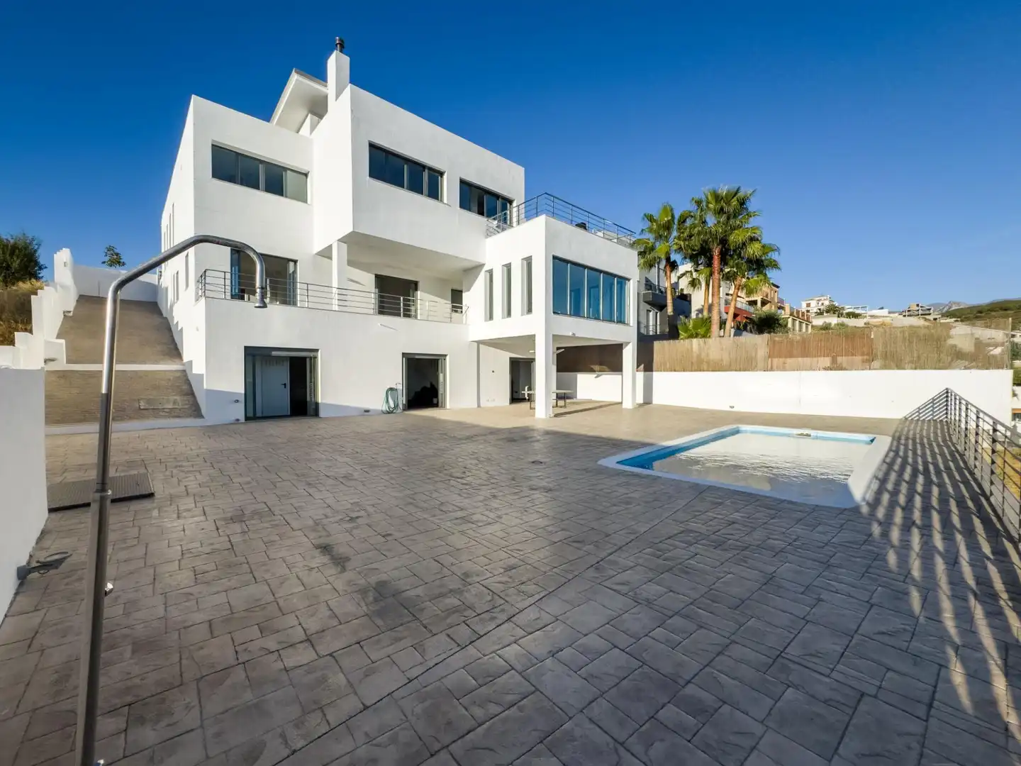 Vista exterior de Casa o xalet en venda en La Zubia amb Aire condicionat, Calefacció i Jardí privat