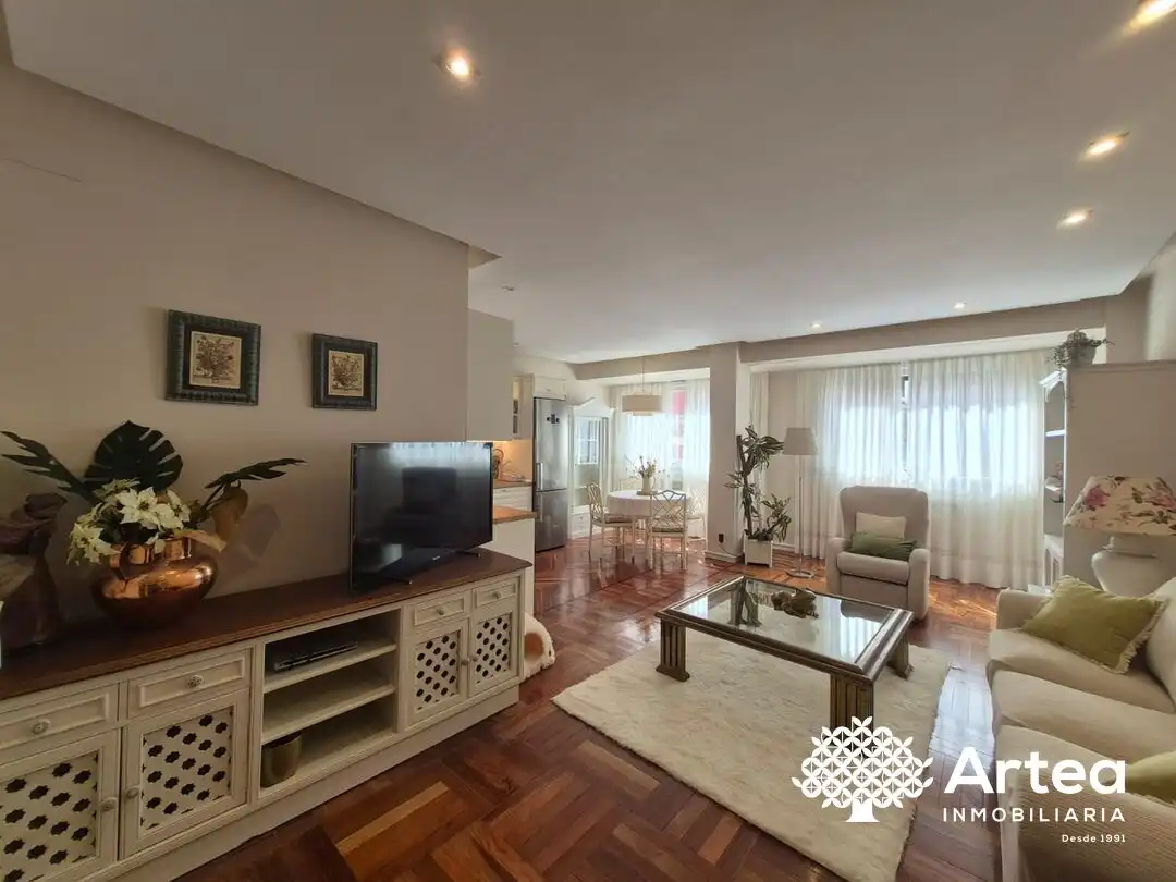 Sala de estar de Piso de alquiler en Bilbao  con Calefacción, Jardín privado y Horno