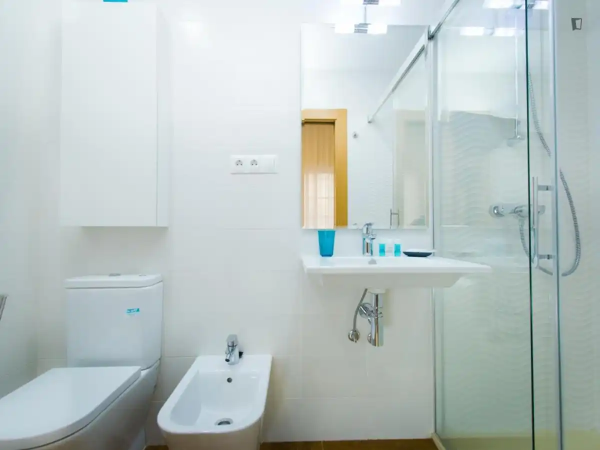 Baño de Estudio de alquiler en Málaga con Aire acondicionado, Calefacción y Amueblado