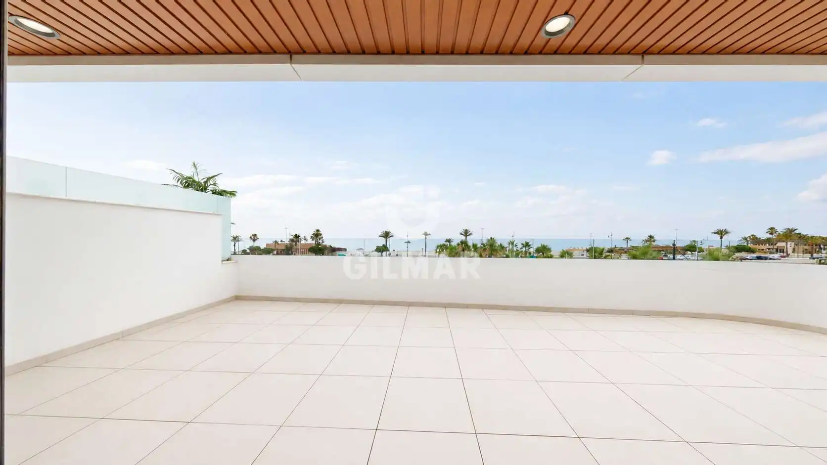 Terraza de Piso en venta en Torremolinos con Calefacción, Jardín privado y Trastero