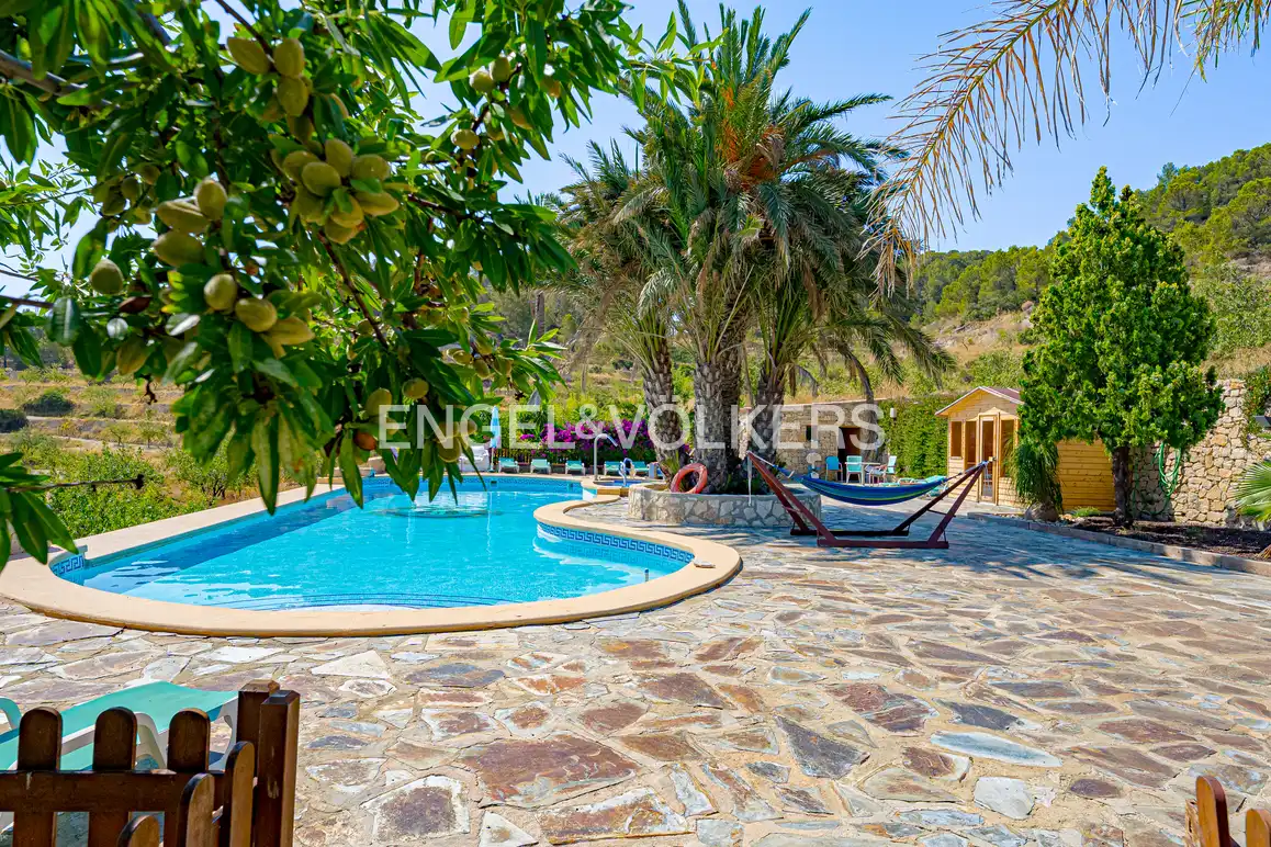 Piscina de Casa o chalet en venta en Relleu con Aire acondicionado, Jardín privado y Terraza