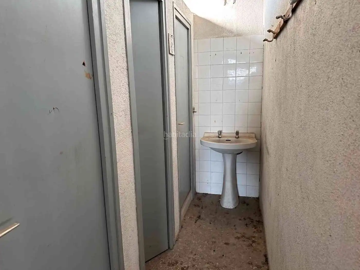 Badezimmer von Fabrikhallen zur Miete in Mataró