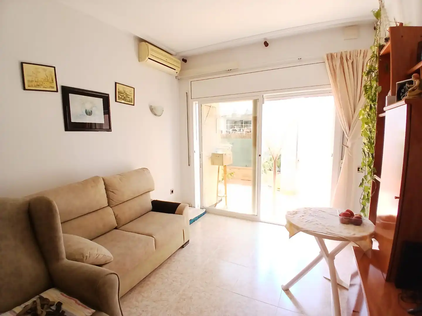 Wohnzimmer von Erdgeschoss zum Verkauf in Canet de Mar, Barcelona