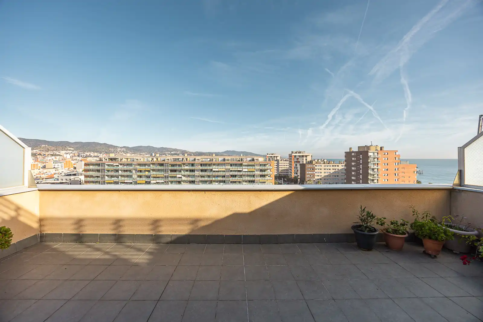 Terrassa de Àtic de lloguer en Badalona amb Aire condicionat, Calefacció i Parquet