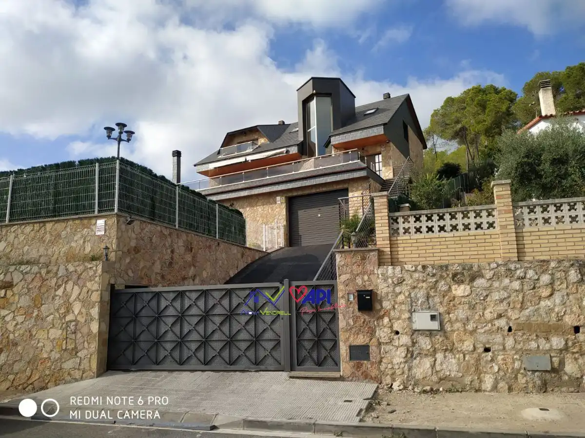 Vista exterior de Casa o chalet en venta en El Vendrell con Aire acondicionado, Calefacción y Jardín privado