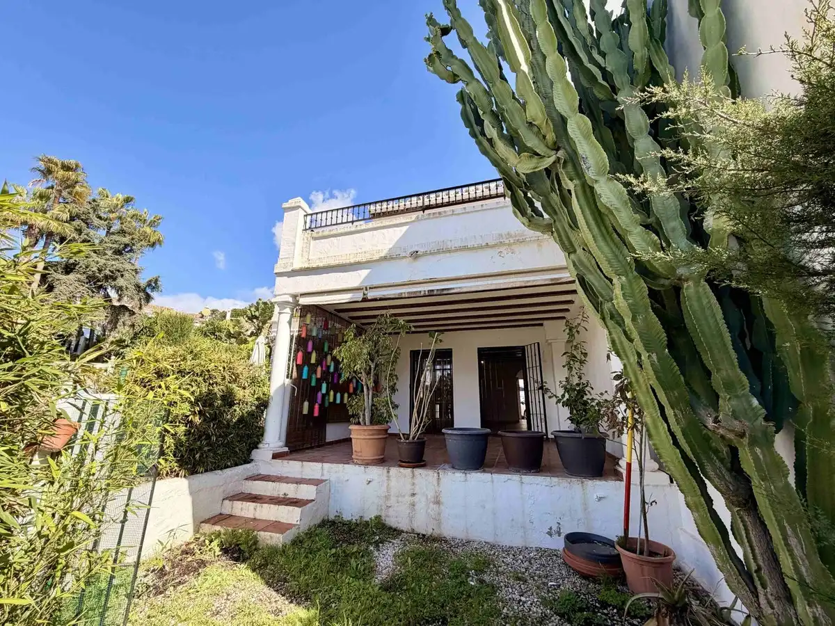 Jardín de Casa adosada en venta en Marbella con Aire acondicionado, Terraza y Alarma
