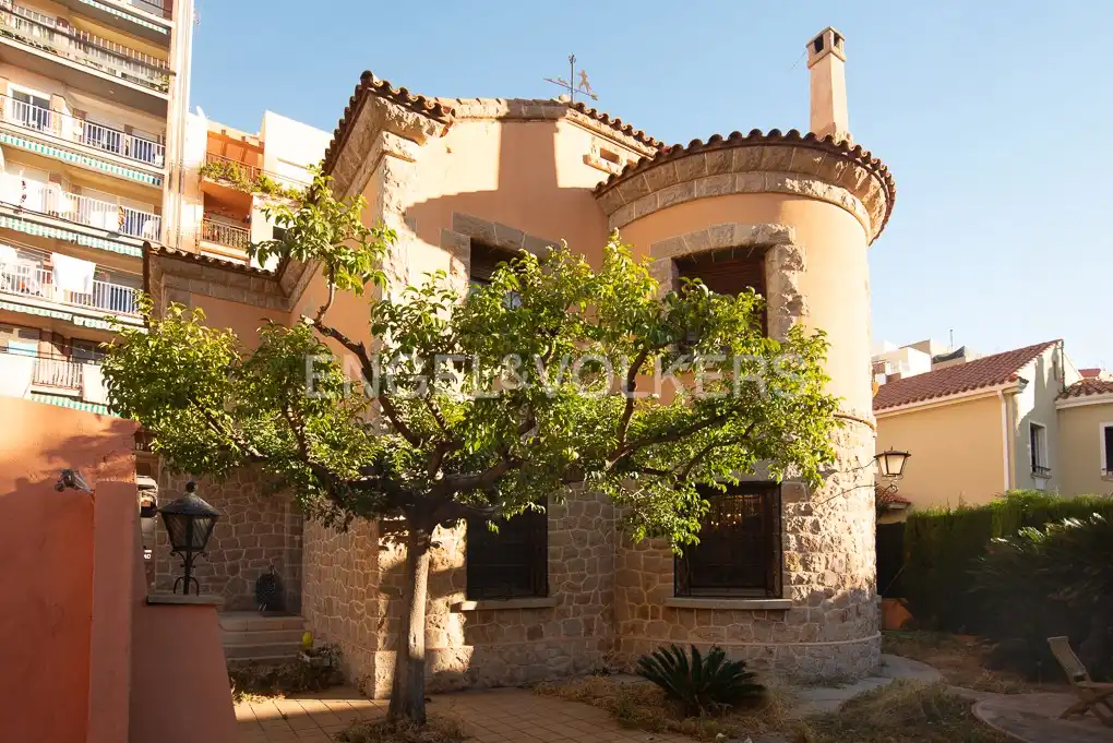 Vista exterior de Casa o chalet en venta en Castellón de la Plana / Castelló de la Plana con Calefacción, Jardín privado y Terraza