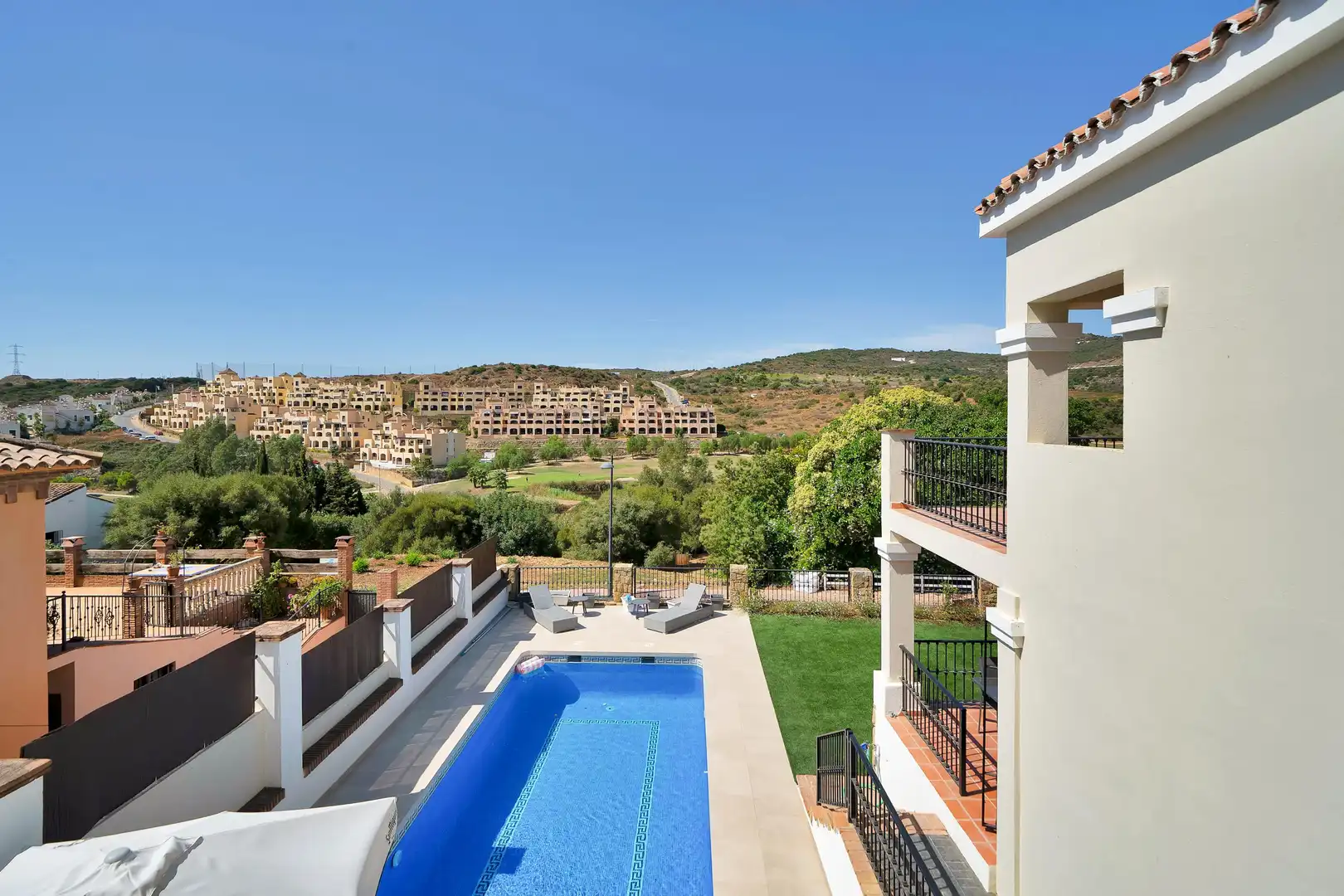 Casa o xalet de lloguer a 89 Calle Cuba Alto #Es:1 Planta:00 Pt:01 29693 Es, Valle Romano Golf