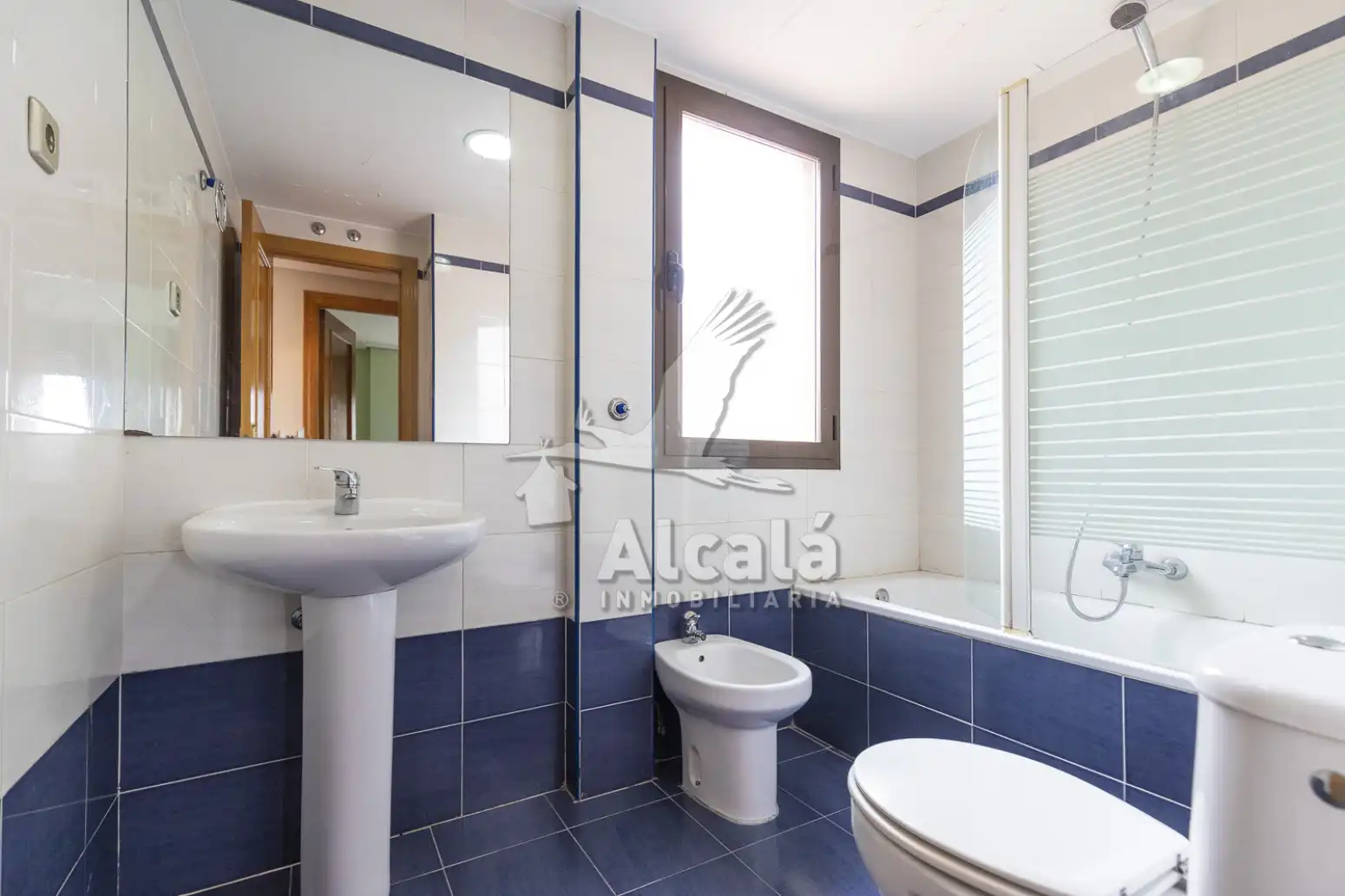 Baño de Ático en venta en Alcalá de Henares con Aire acondicionado, Calefacción y Terraza