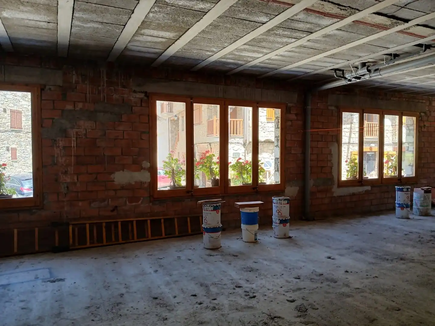 Buildings for sale in Llanars