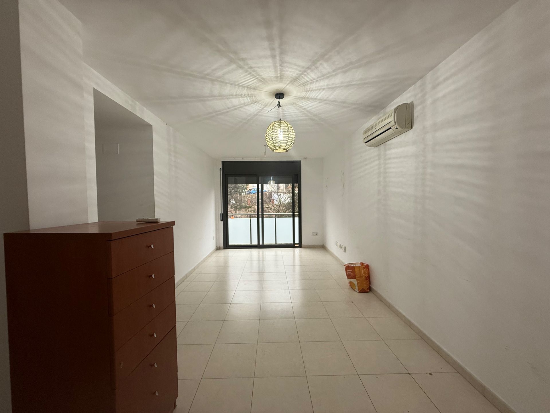 Living room of Flat for sale in Olot  with Air Conditioner, Heating and Oven