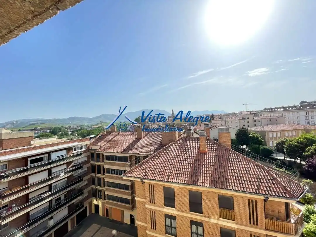 Vista exterior de Piso en venta en Haro con Calefacción, Terraza y Trastero