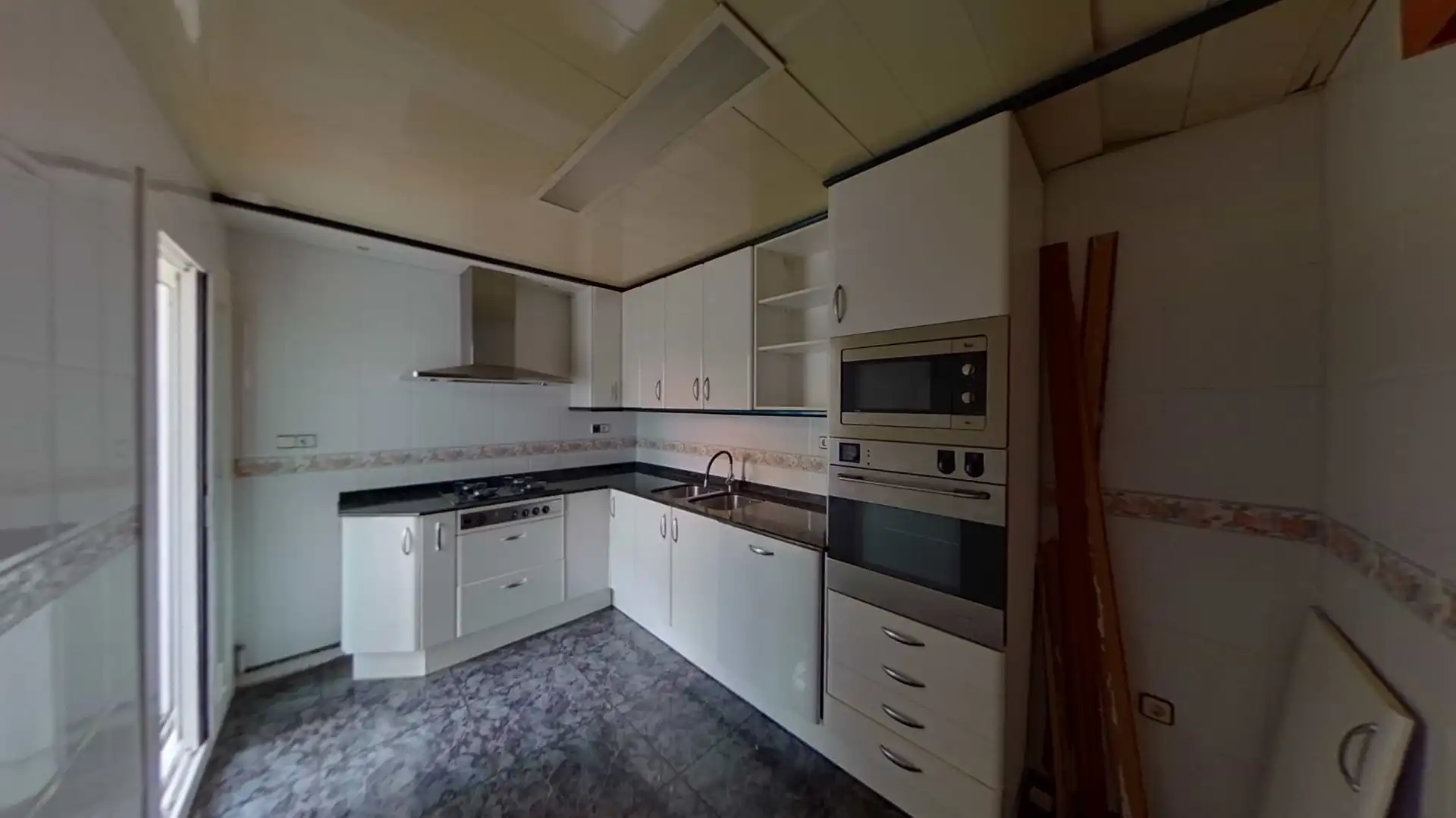 Cuina de Apartament en venda en Sant Vicenç de Castellet amb Balcó