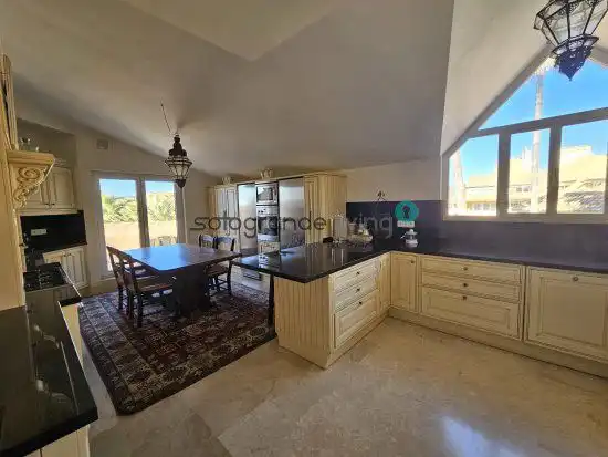 Cuina de Apartament en venda en Sotogrande amb Aire condicionat, Calefacció i Terrassa