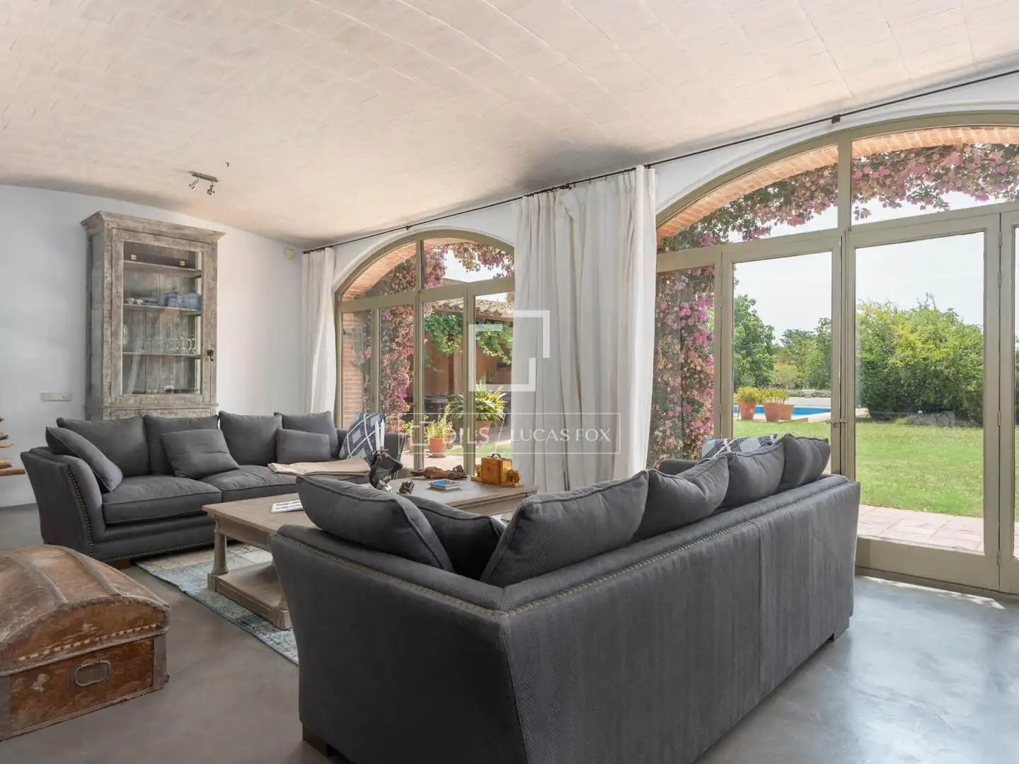 Sala d'estar de Casa o xalet en venda en Ullastret amb Aire condicionat, Calefacció i Jardí privat