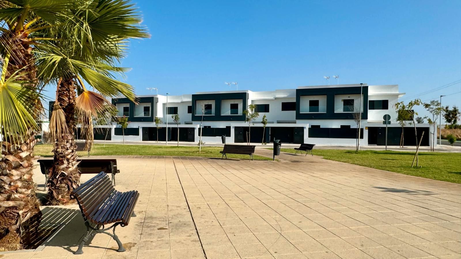 Exterior view of House or chalet to rent in La Rinconada  with Air Conditioner, Terrace and Furnished