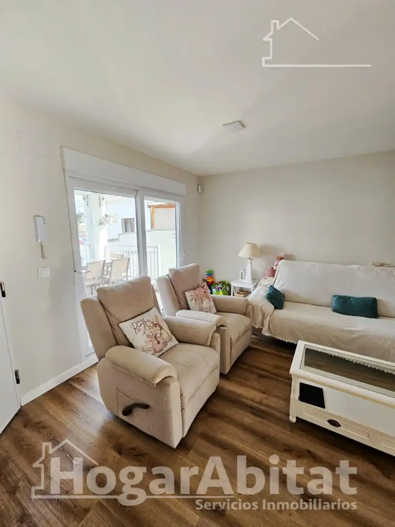 Sala d'estar de Casa o xalet en venda en Almazora / Almassora amb Aire condicionat, Terrassa i Traster