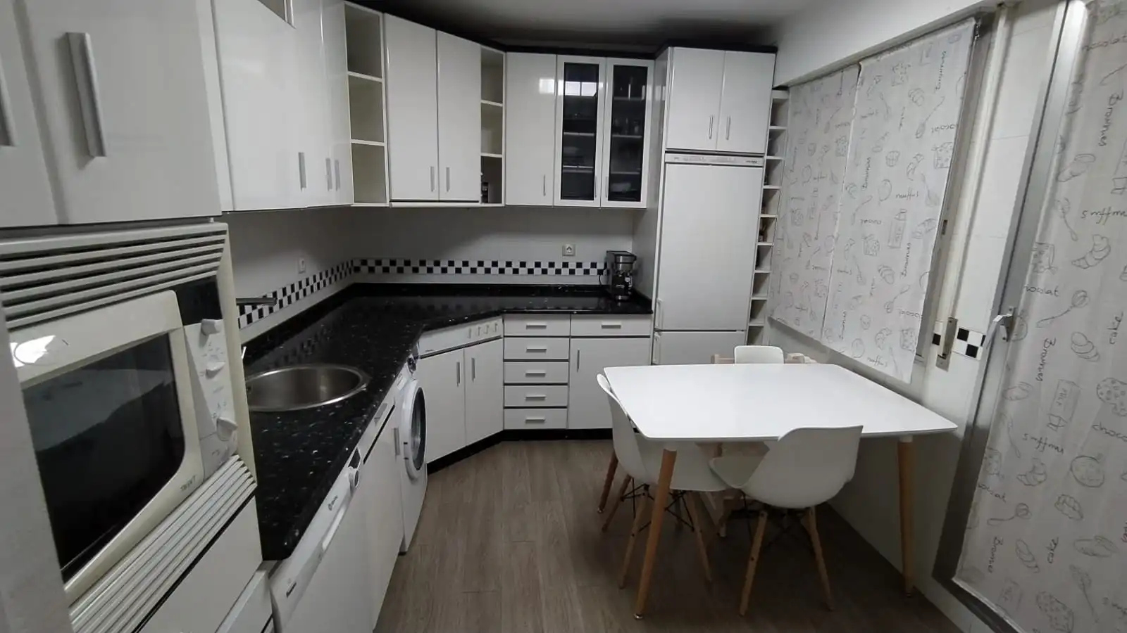 Piso en venta en Calle Pintor Rosales, San Adrián