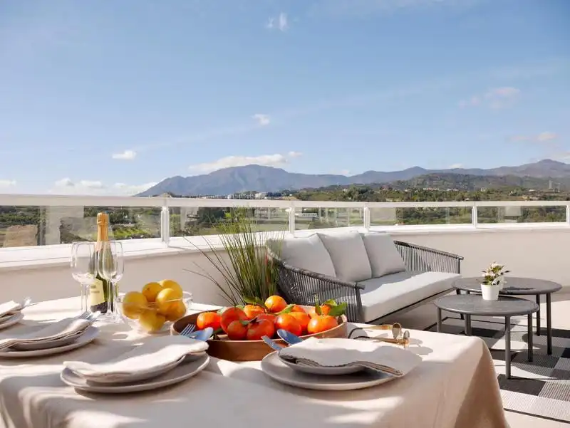 Terraza de Apartamento de alquiler en Estepona con Aire acondicionado, Terraza y Piscina