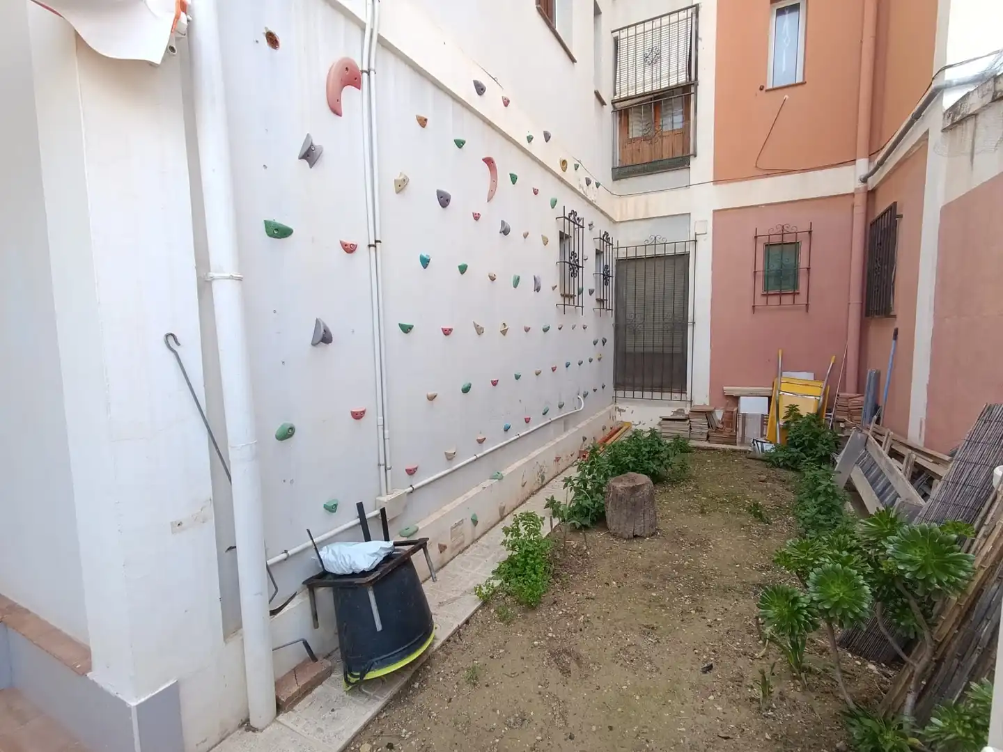 Vista exterior de Casa o chalet en venta en Villajoyosa / La Vila Joiosa con Jardín privado, Terraza y Balcón
