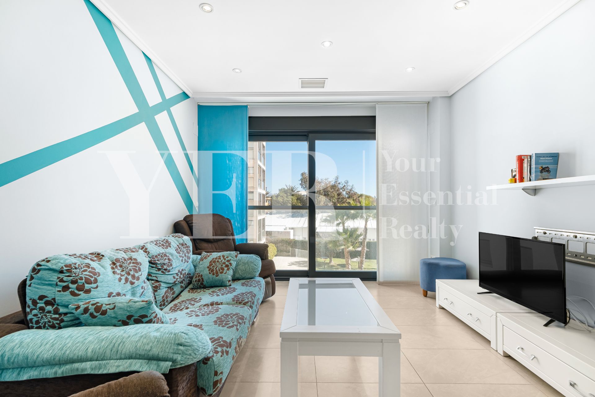 Living room of Flat for sale in El Campello  with Air Conditioner, Heating and Storage room