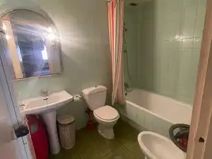 Bathroom of Houses for sale in Sevilla  with Terrace, Storage room and Community pool