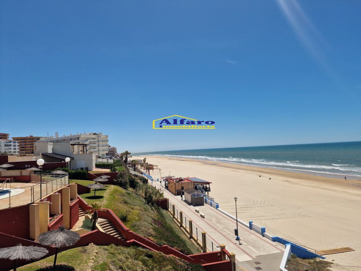 Vista exterior de Piso en venta en Almonte con Aire acondicionado, Terraza y Piscina comunitaria