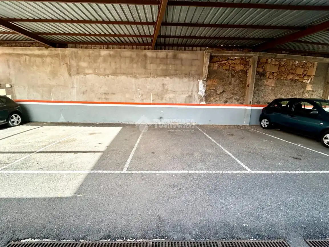 Parkplatz von Garage zum Verkauf in Arafo