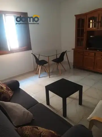 Living room of Flat for rent in Granada  with Furnished, Washing machine and Microwave