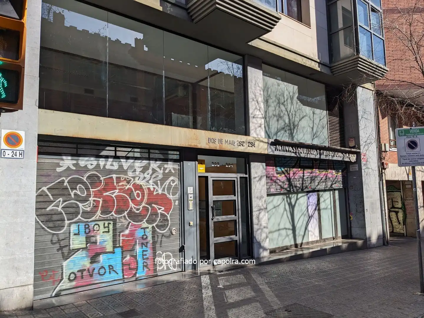 Vista exterior de Oficina en venda en Barcelona amb Aire condicionat i Calefacció