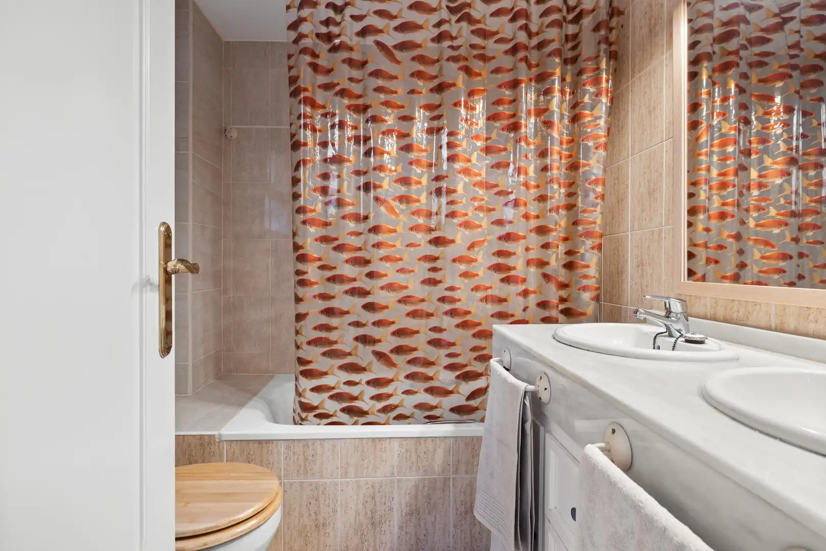Badezimmer von Wohnung zur Miete in Mijas mit Klimaanlage, Heizung und Privatgarten
