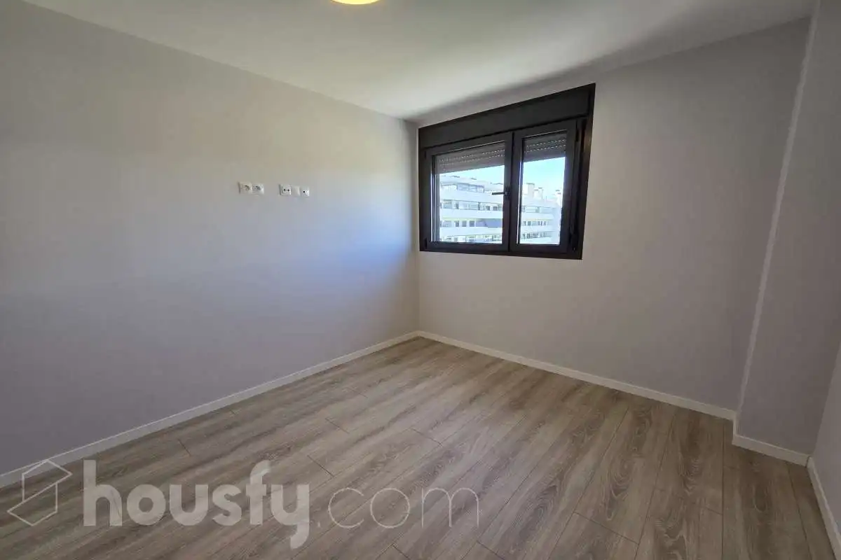 Schlafzimmer von Wohnung zur Miete in Sant Adrià de Besòs mit Klimaanlage und Balkon