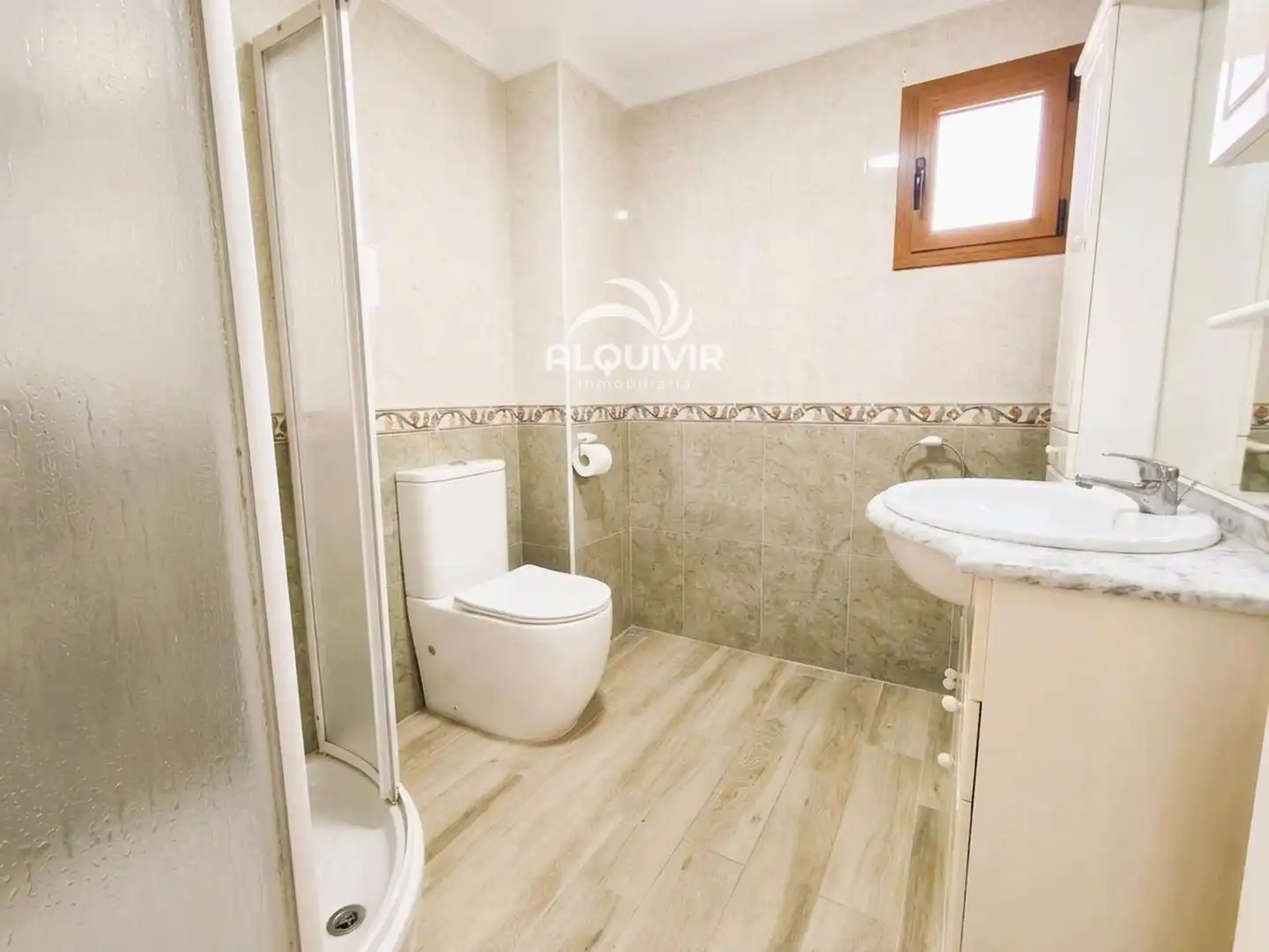 Baño de Piso en venta en Almonte con Aire acondicionado, Terraza y Trastero